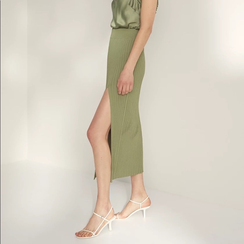 ‼️SOLD‼️Wilfred 
Knit slit skirt